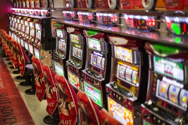 Live table interface and betting controls Live dealer Casino Hold'em table interface